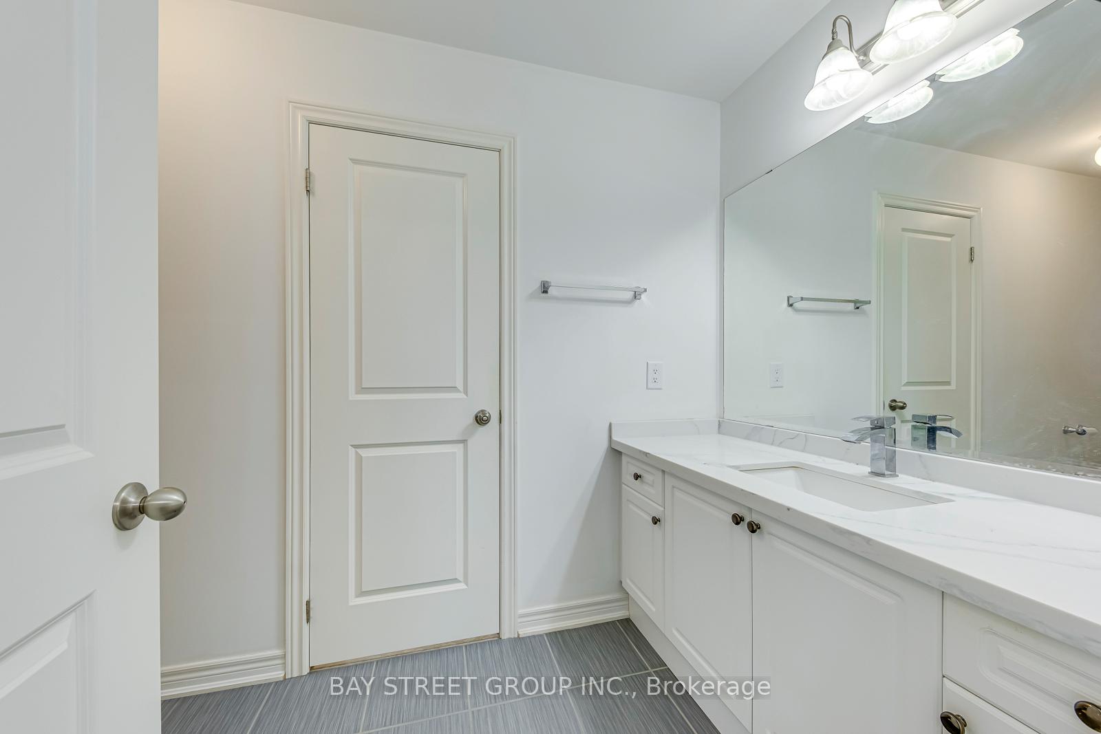 Photo 32 of 16 Henderson Street, Hamilton, Ancaster — HOMEH
