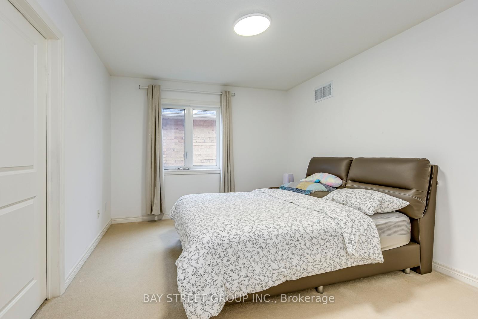 Photo 34 of 16 Henderson Street, Hamilton, Ancaster — HOMEH