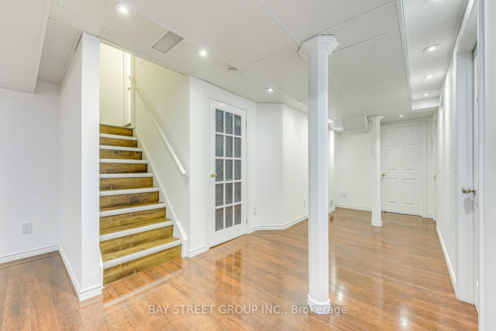 Photo 36 of 16 Henderson Street, Hamilton, Ancaster — HOMEH