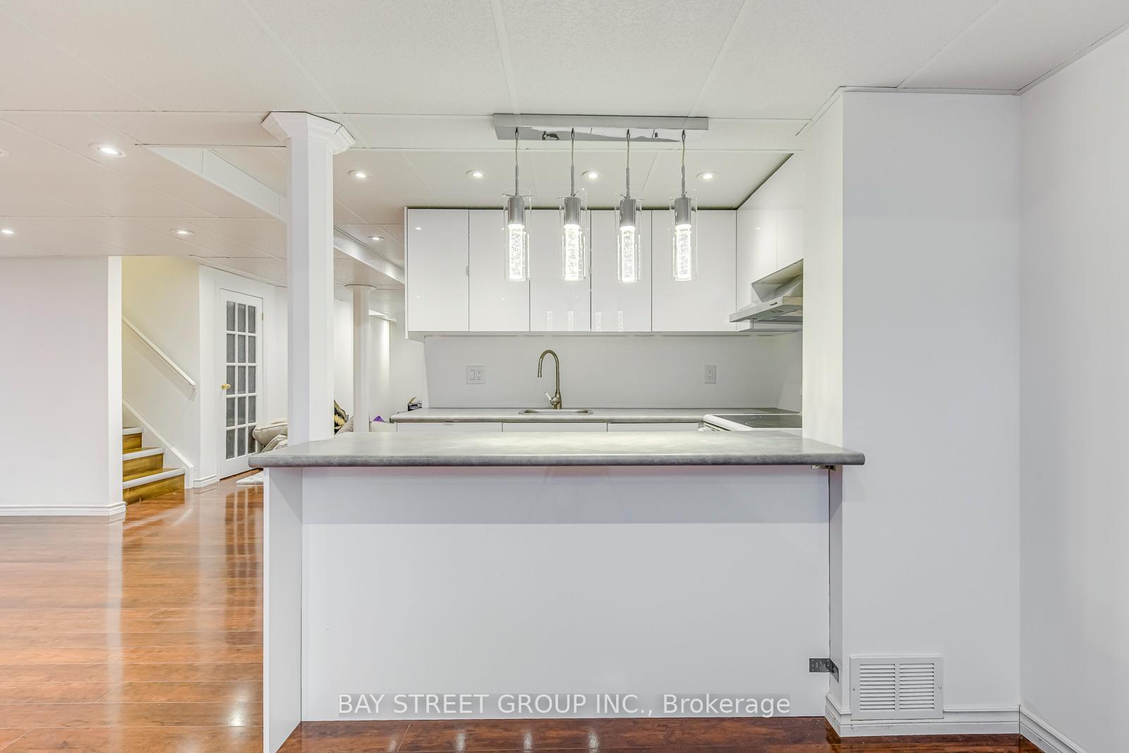 Photo 38 of 16 Henderson Street, Hamilton, Ancaster — HOMEH