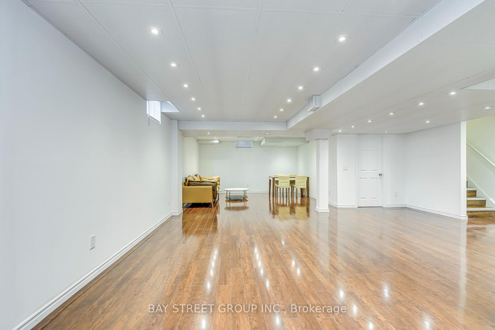 Photo 40 of 16 Henderson Street, Hamilton, Ancaster — HOMEH