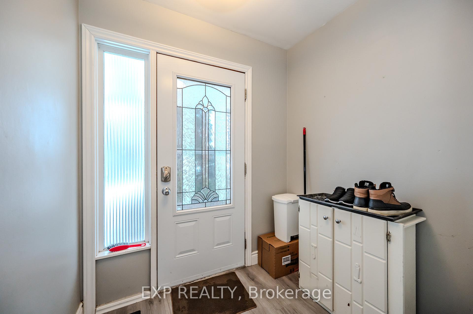 Photo 4 of 82 Conway Drive, Kitchener, Stanley Park — HOMEH