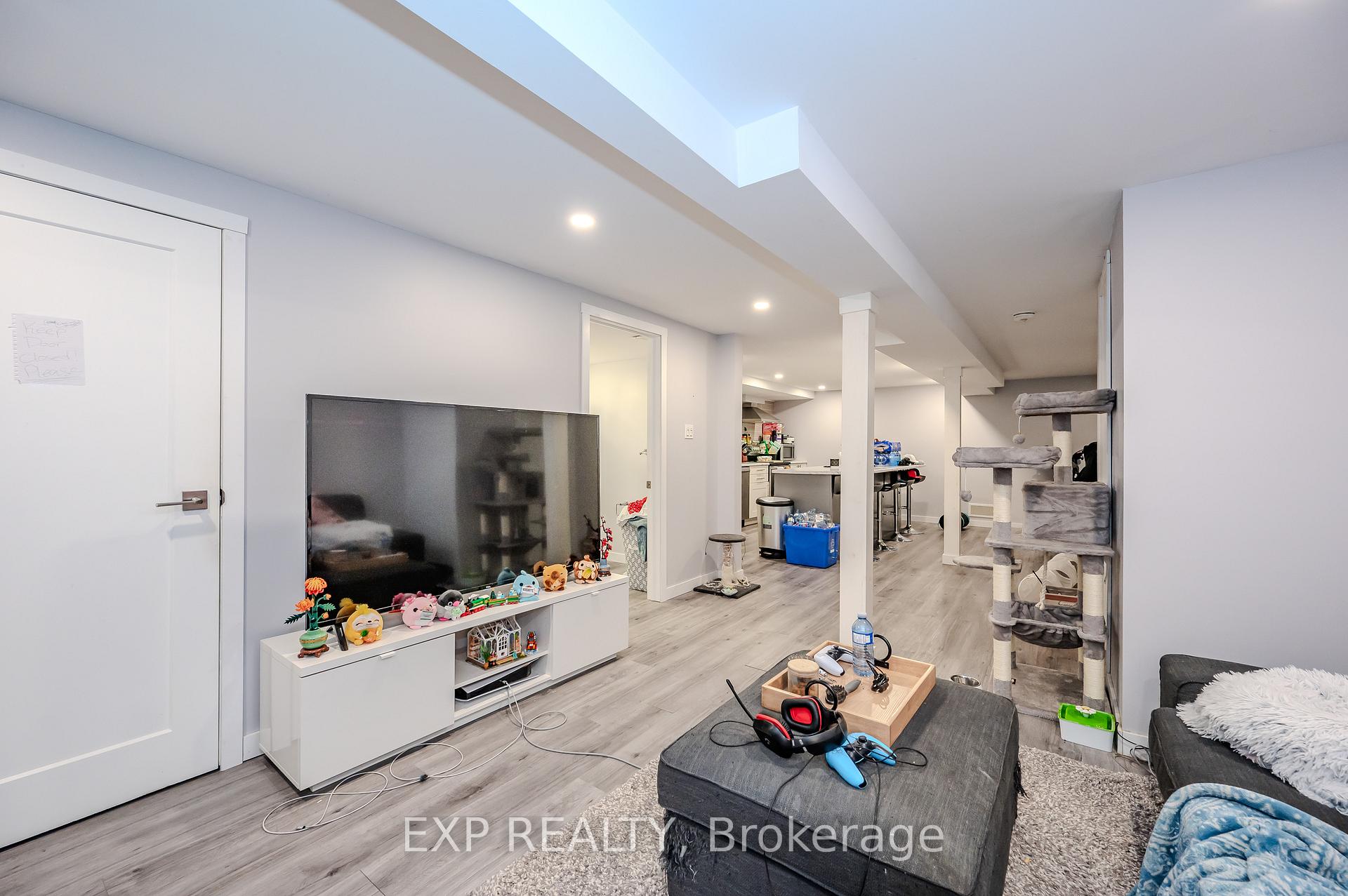 Photo 24 of 82 Conway Drive, Kitchener, Stanley Park — HOMEH