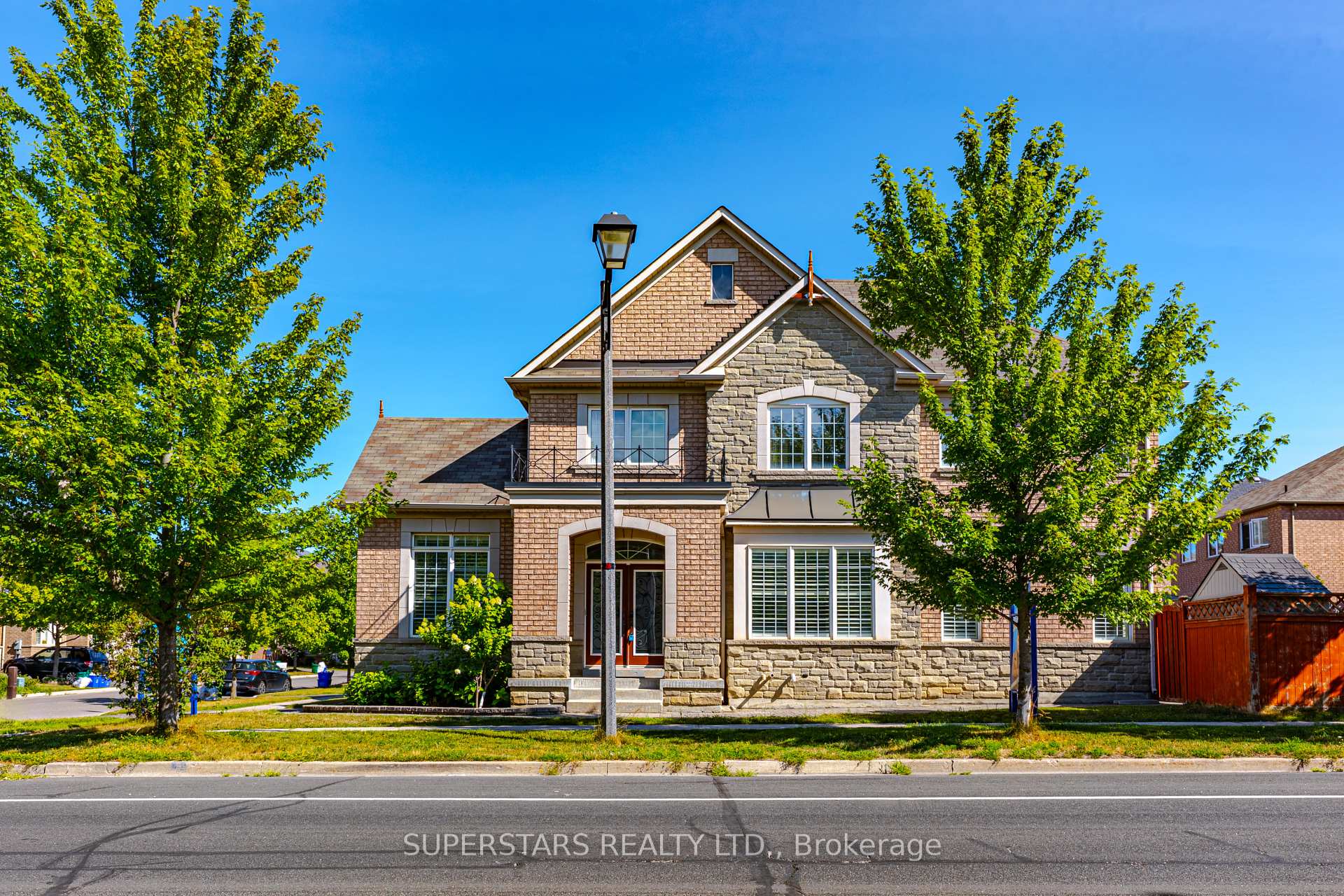 Front of 1 Stoney Creek Drive