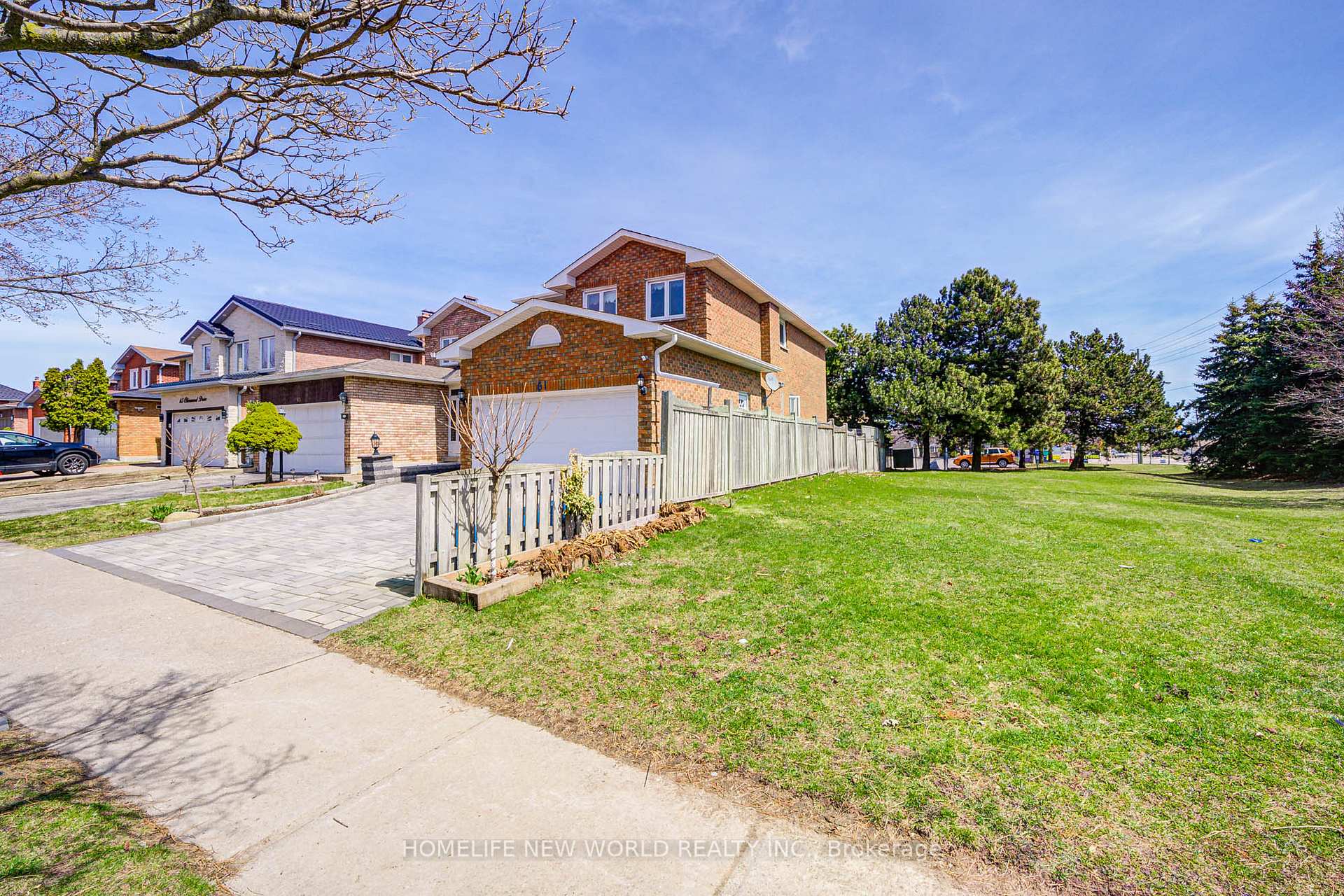 Photo 4 of 61 Olivewood Drive, Markham, Middlefield — HOMEH