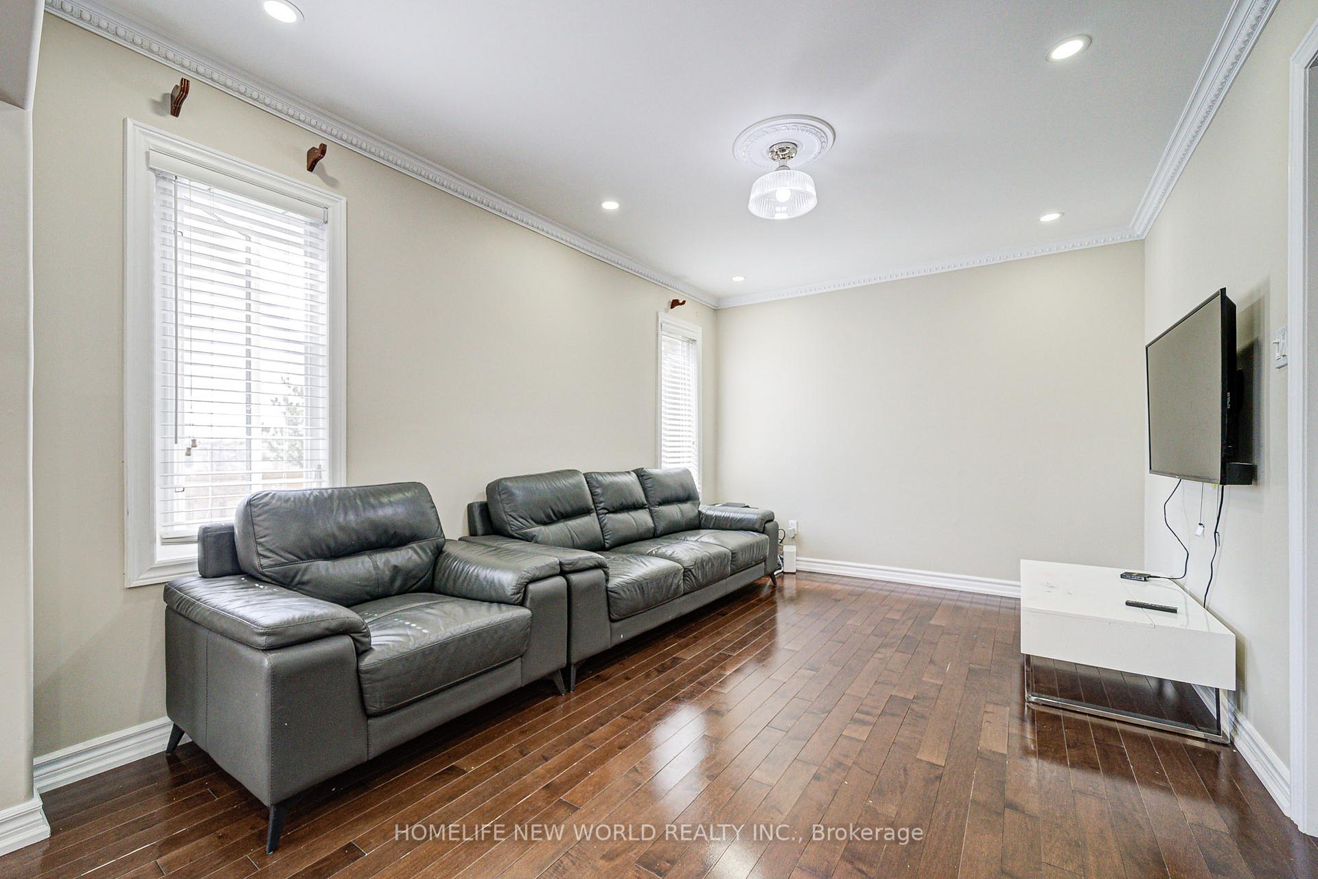 Photo 6 of 61 Olivewood Drive, Markham, Middlefield — HOMEH