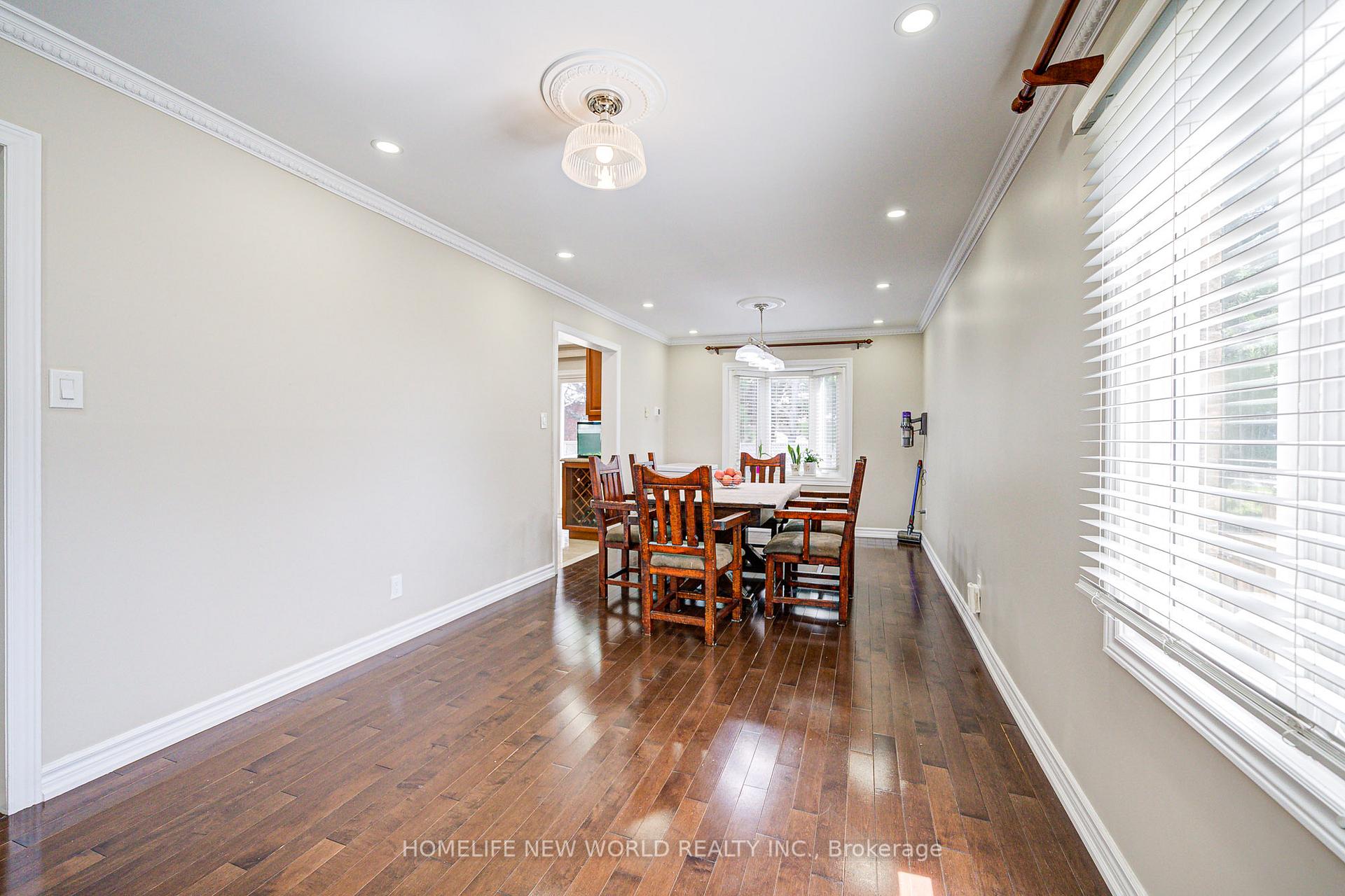 Photo 9 of 61 Olivewood Drive, Markham, Middlefield — HOMEH