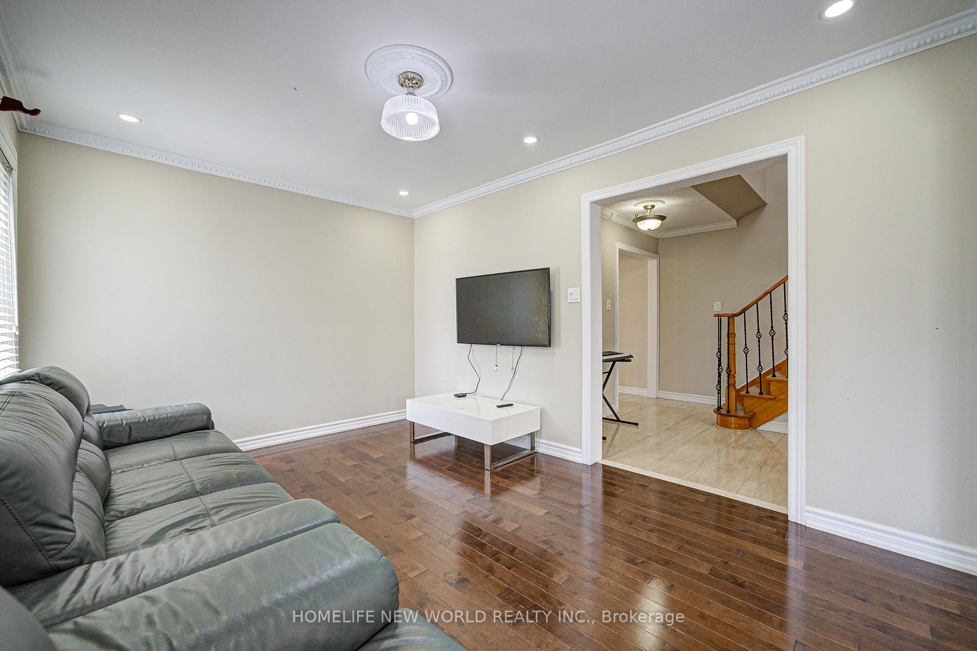 Photo 10 of 61 Olivewood Drive, Markham, Middlefield — HOMEH