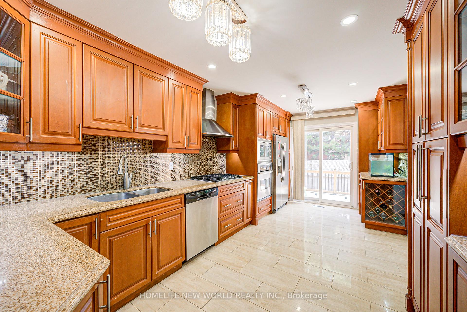 Photo 12 of 61 Olivewood Drive, Markham, Middlefield — HOMEH
