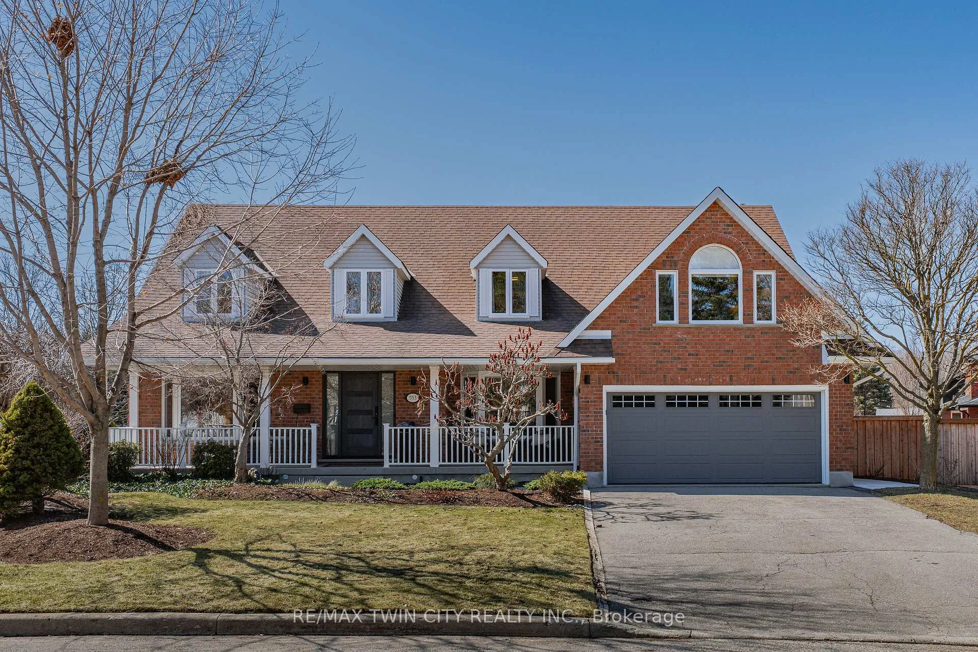 Photo 2 of 553 Sandbrooke Court, Waterloo — HOMEH