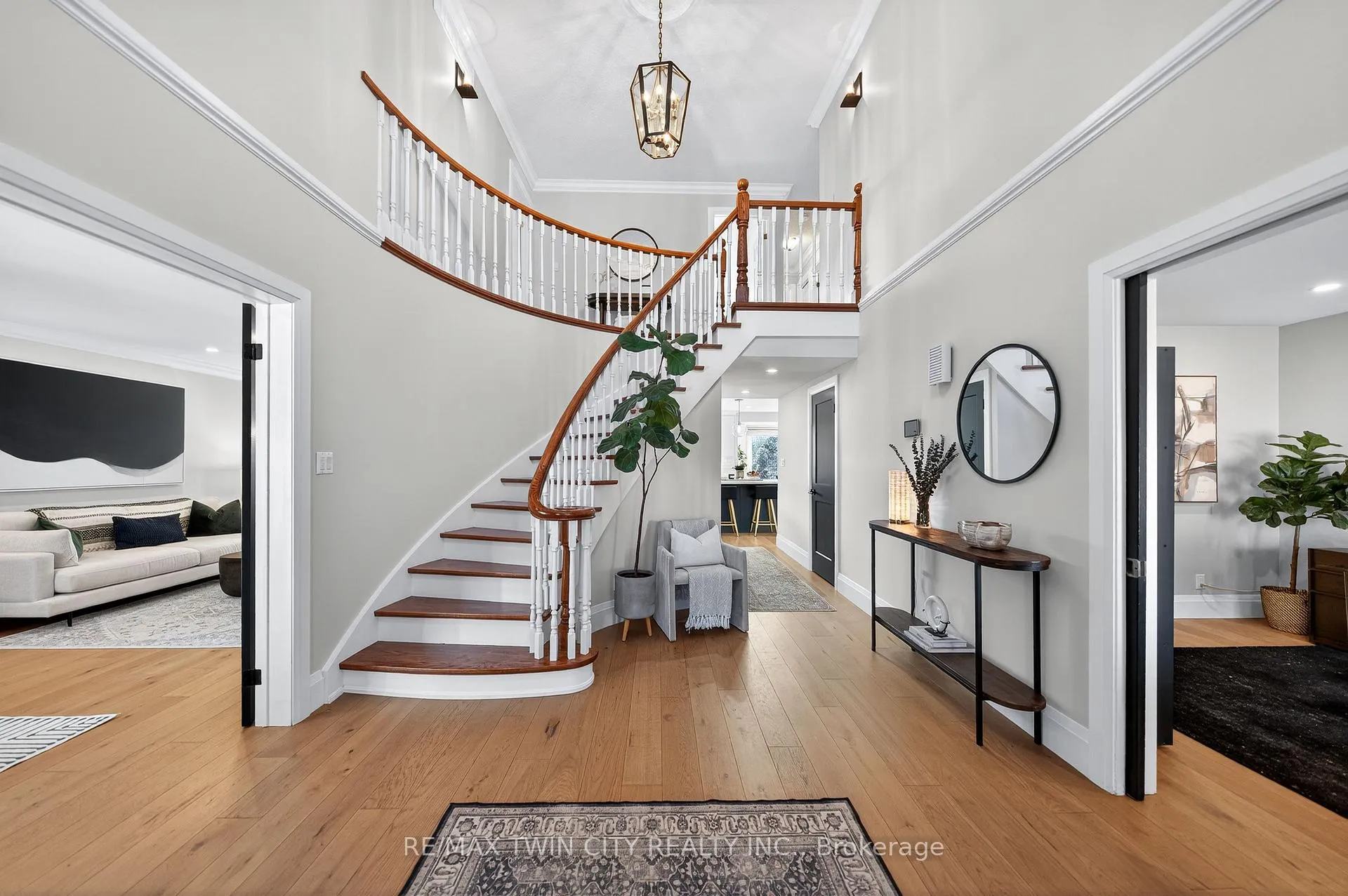 Photo 6 of 553 Sandbrooke Court, Waterloo — HOMEH