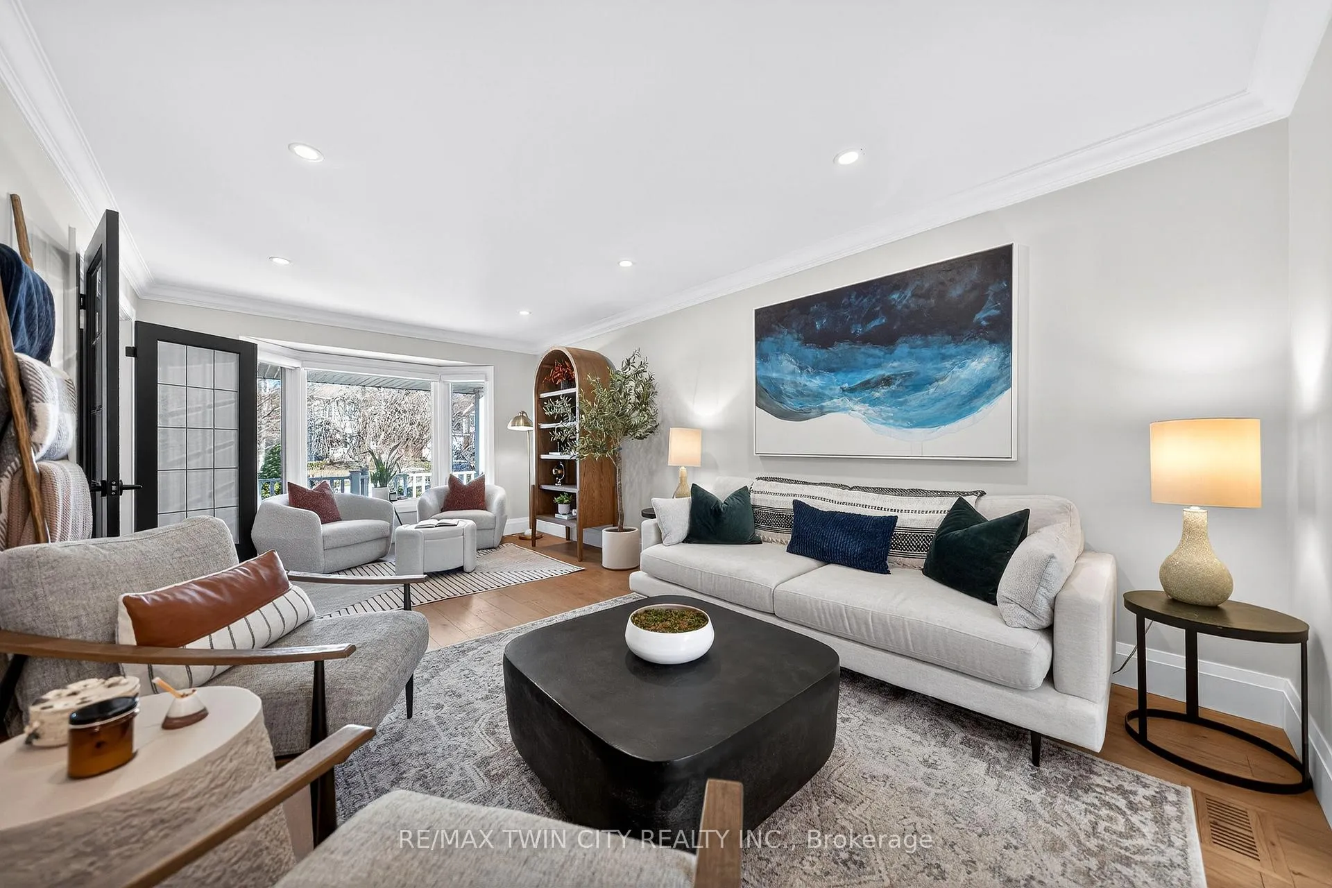 Photo 8 of 553 Sandbrooke Court, Waterloo — HOMEH