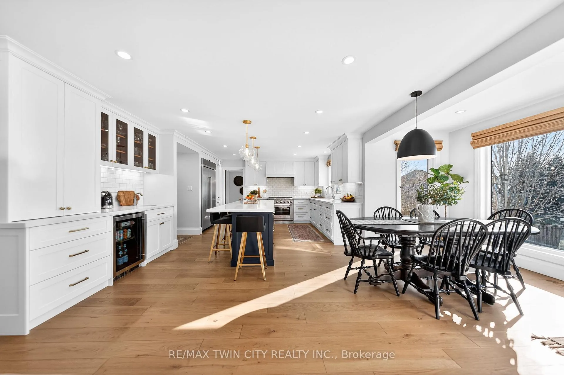 Photo 12 of 553 Sandbrooke Court, Waterloo — HOMEH