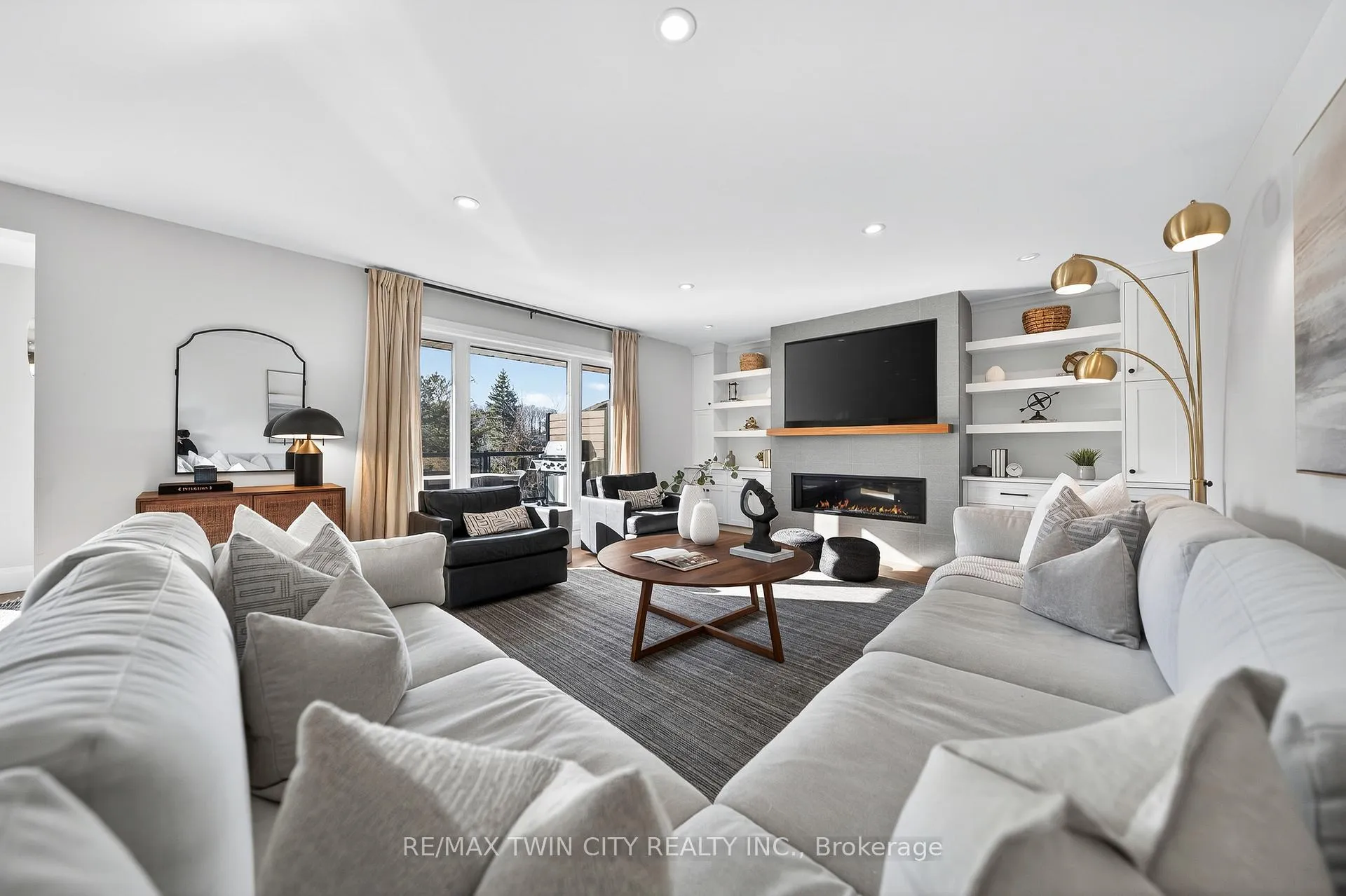 Photo 17 of 553 Sandbrooke Court, Waterloo — HOMEH