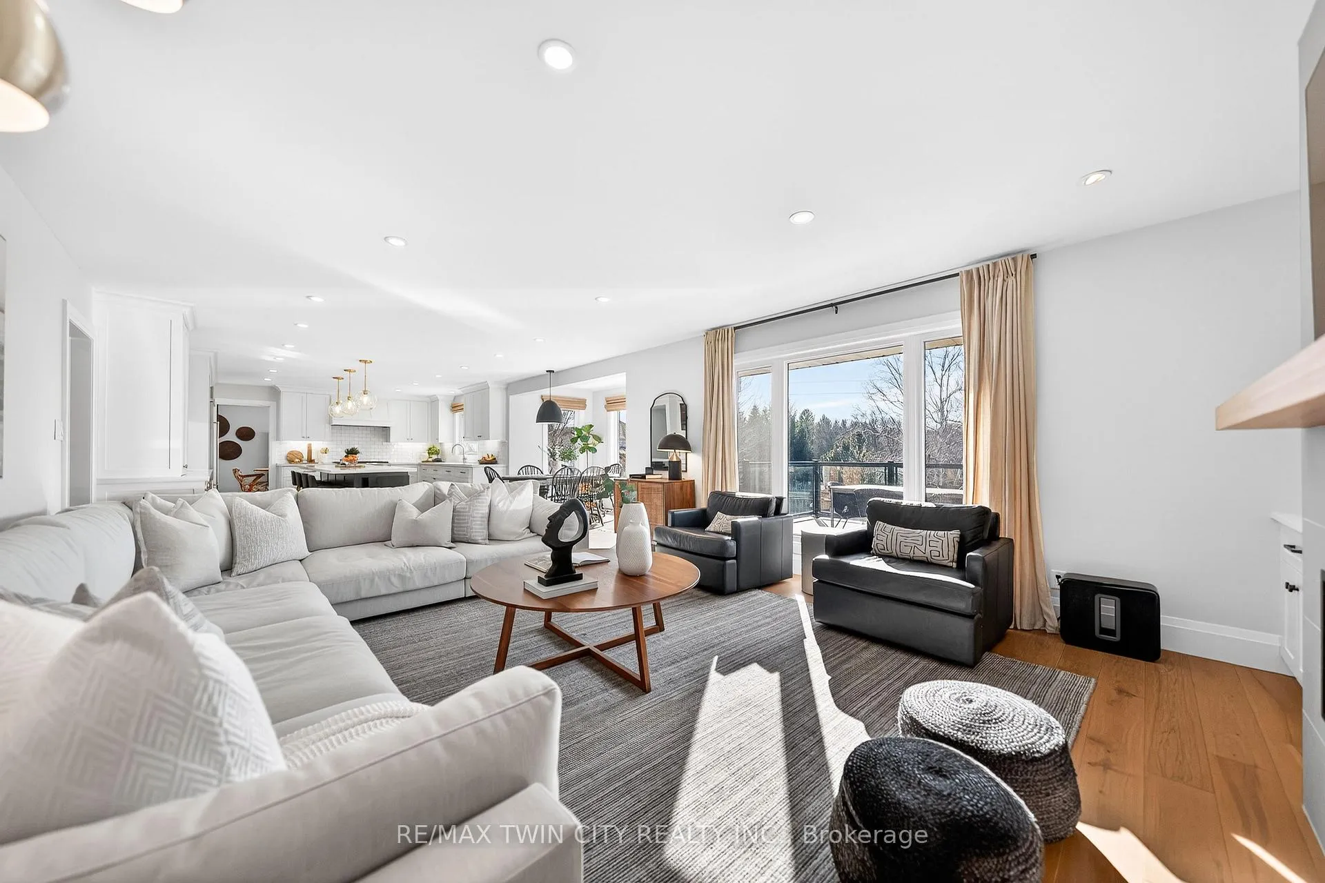 Photo 18 of 553 Sandbrooke Court, Waterloo — HOMEH