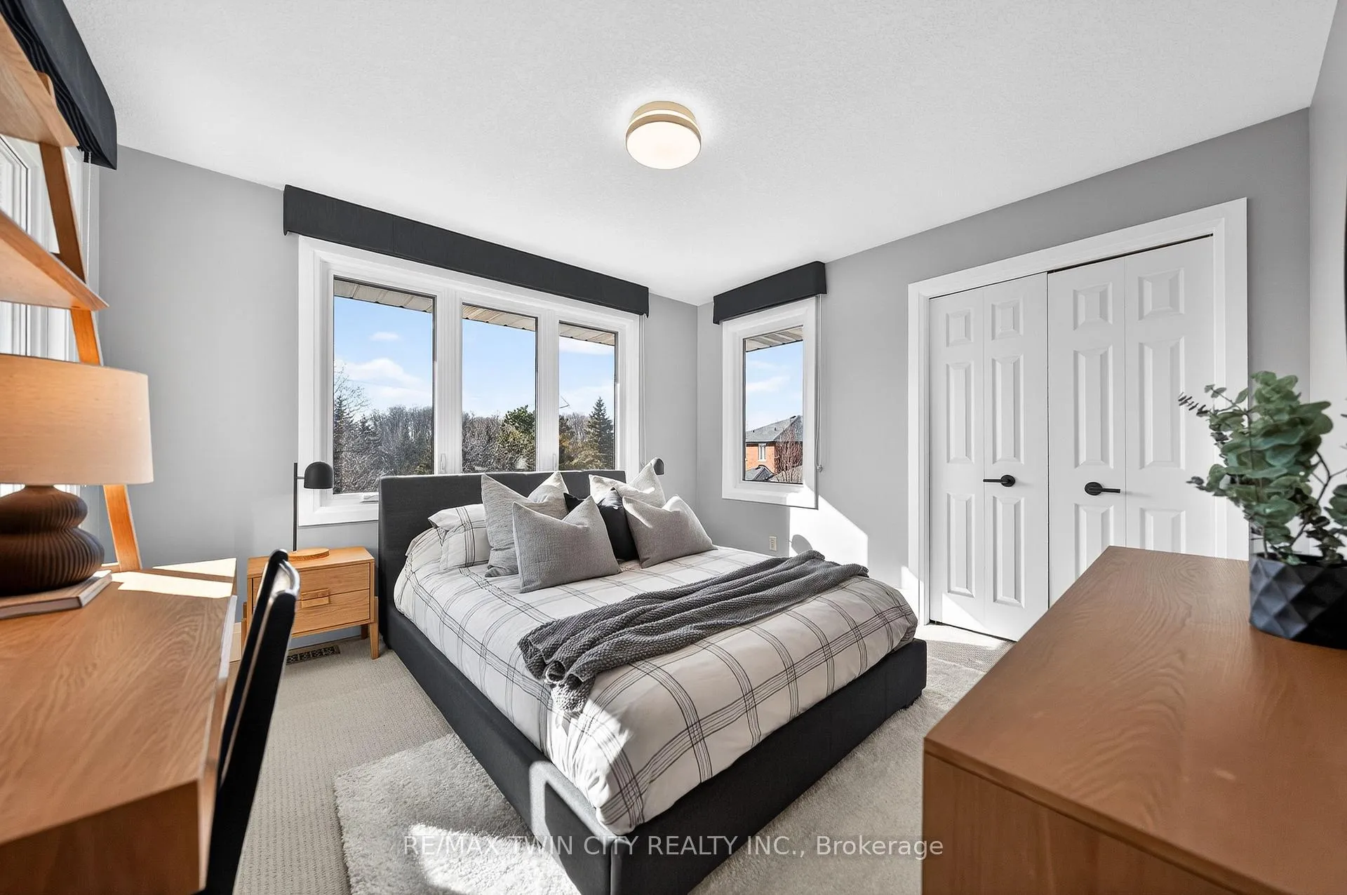 Photo 30 of 553 Sandbrooke Court, Waterloo — HOMEH