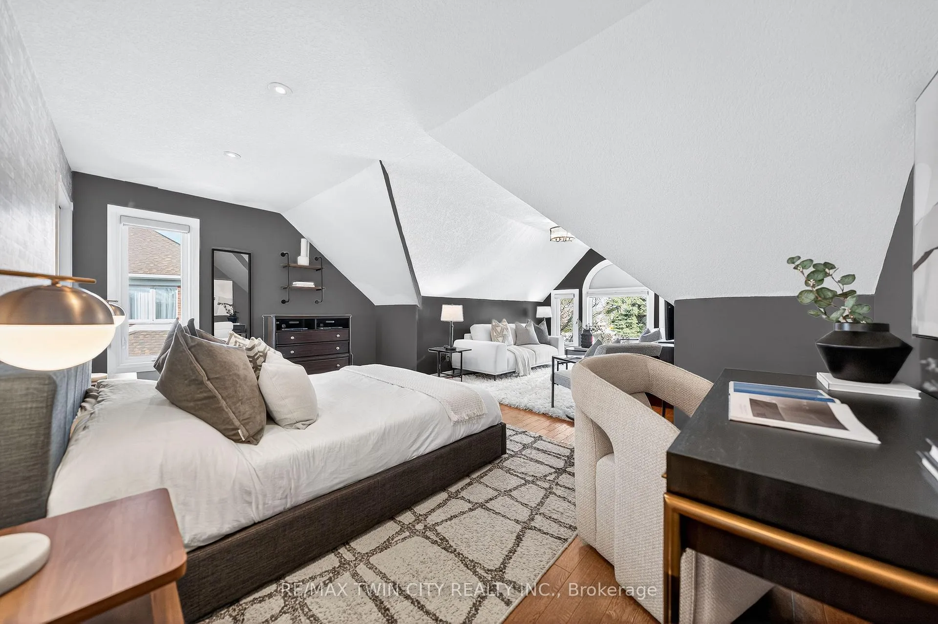 Photo 33 of 553 Sandbrooke Court, Waterloo — HOMEH
