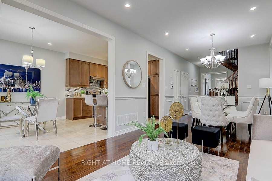 Photo 13 of 179 William Berczy Boulevard, Markham, Berczy — HOMEH