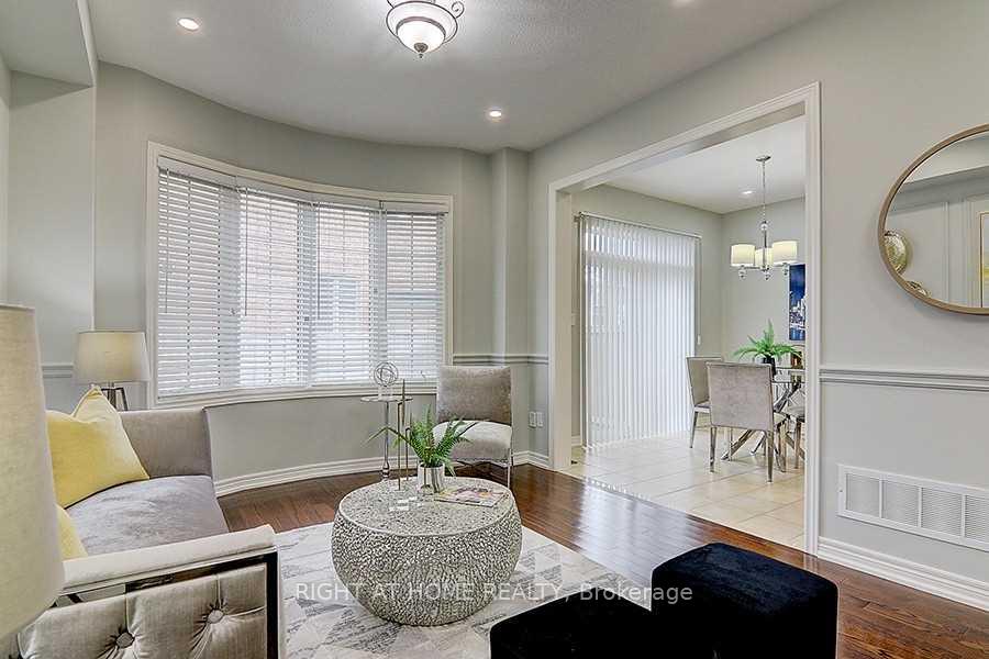Photo 16 of 179 William Berczy Boulevard, Markham, Berczy — HOMEH