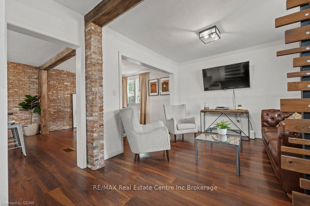 Photo 3 of 101 Charles Street E, Kitchener — HOMEH