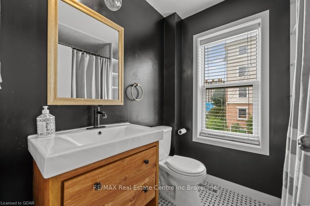 Photo 16 of 101 Charles Street E, Kitchener — HOMEH