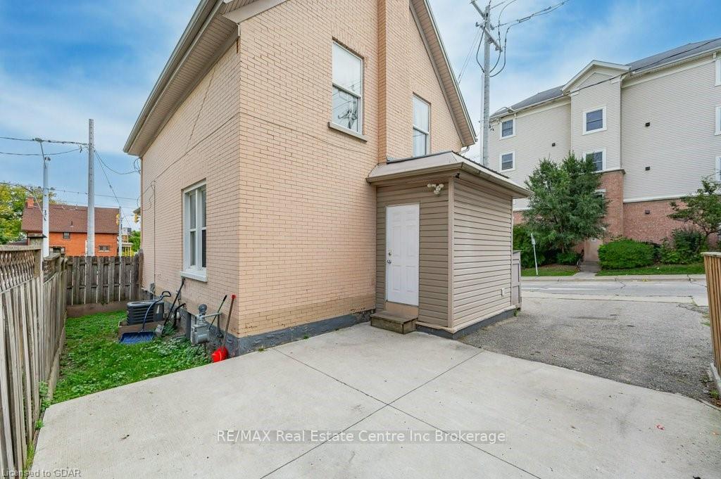 Photo 21 of 101 Charles Street E, Kitchener — HOMEH