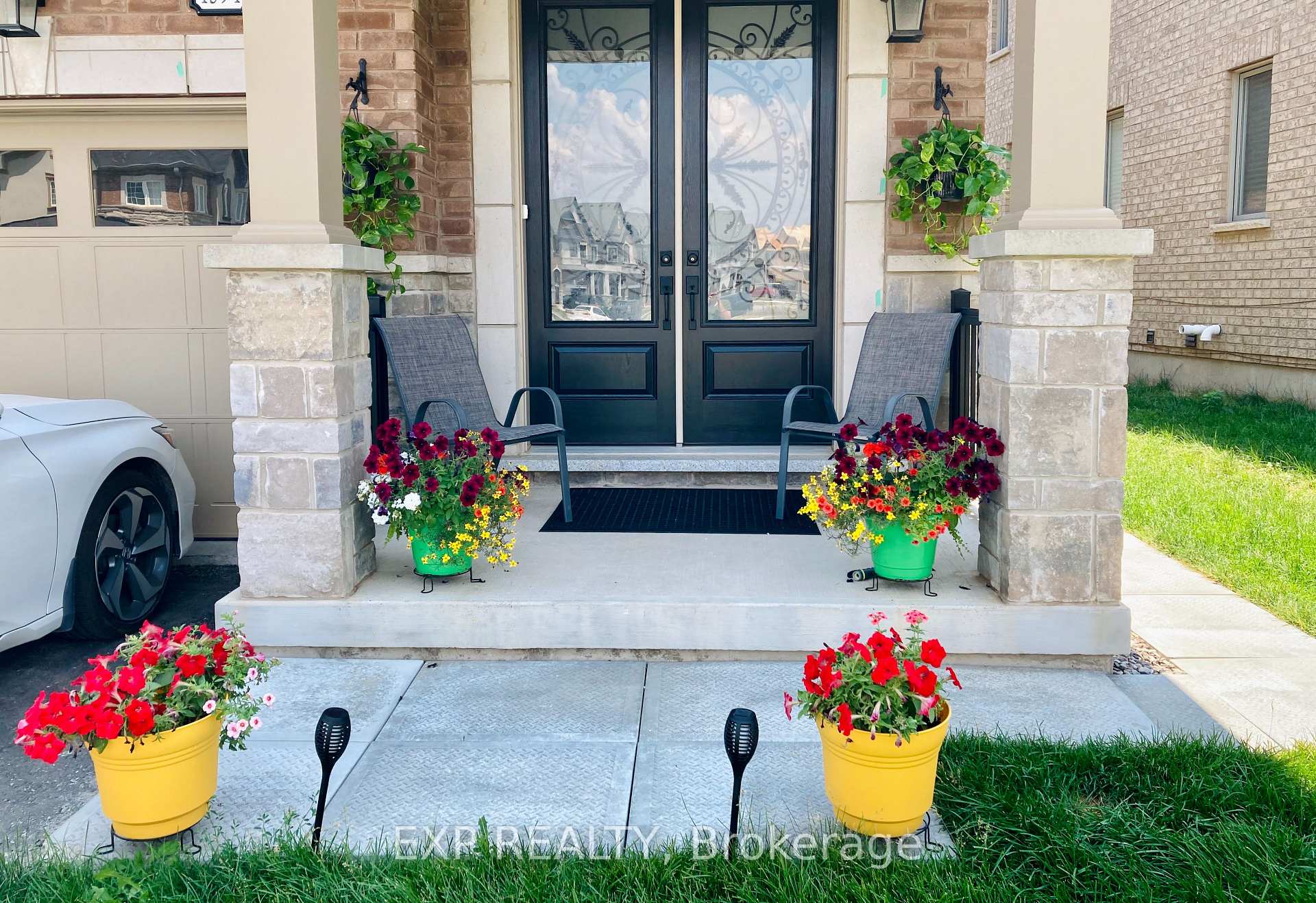 Front of 1394 Farmstead Drive