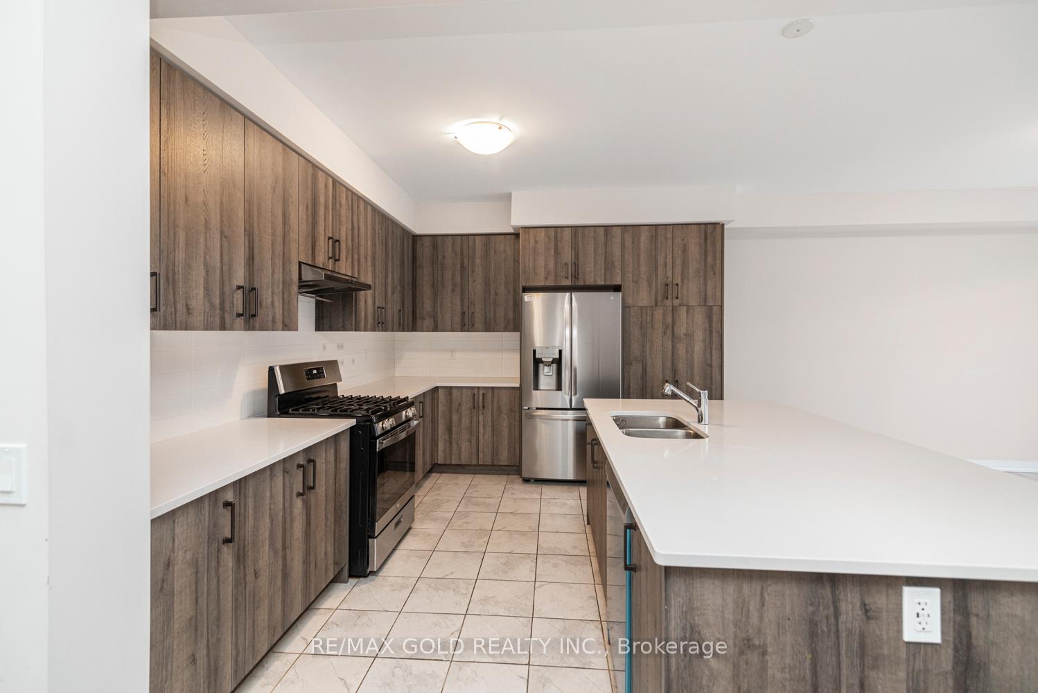 Photo 11 of 11 Yale Drive, Hamilton, Rural Glanbrook — HOMEH