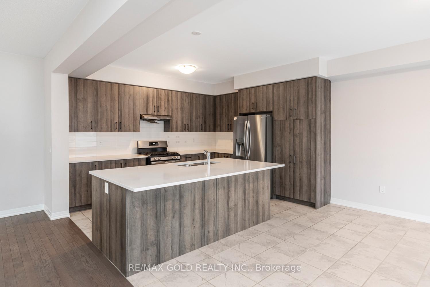 Photo 12 of 11 Yale Drive, Hamilton, Rural Glanbrook — HOMEH