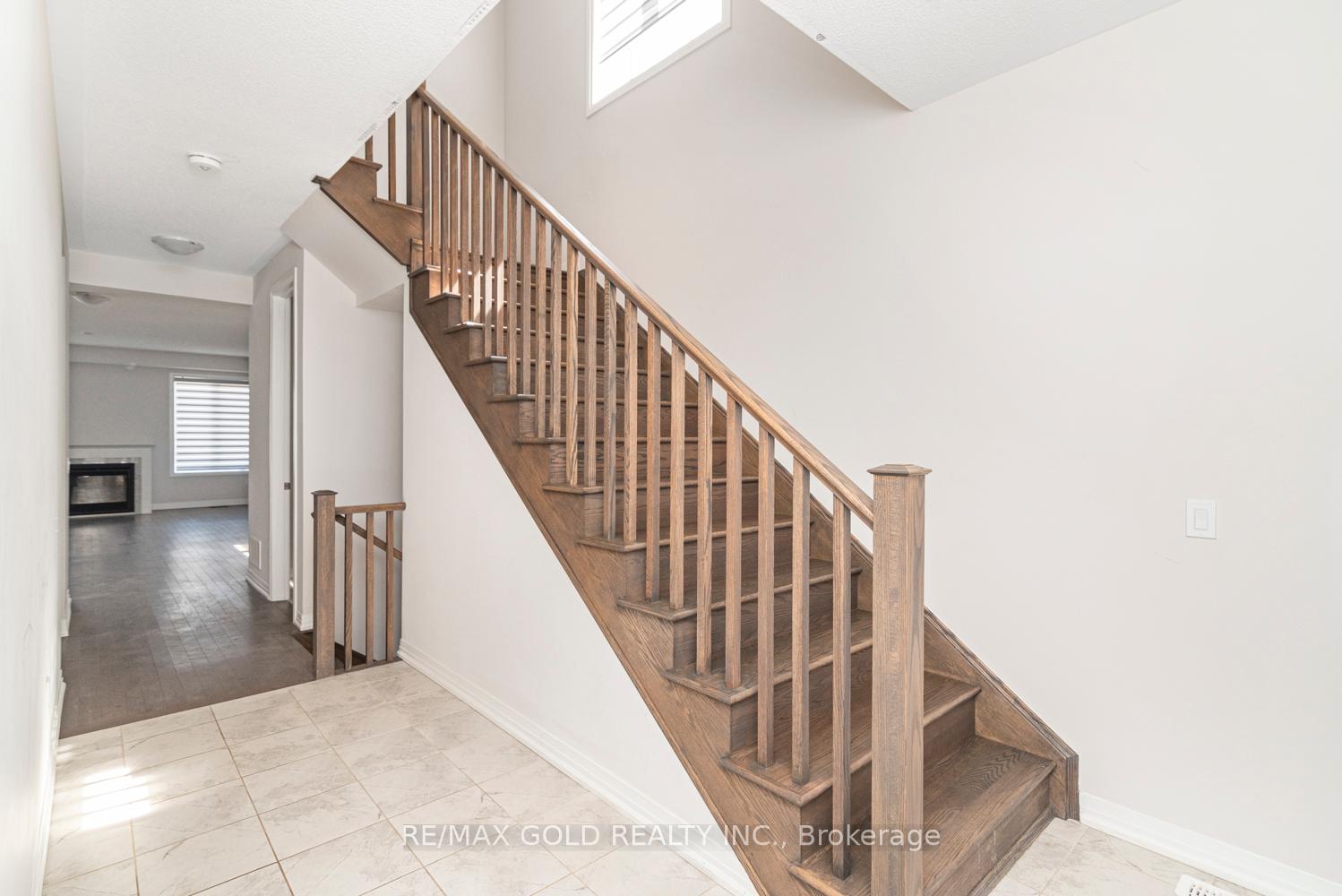 Photo 13 of 11 Yale Drive, Hamilton, Rural Glanbrook — HOMEH