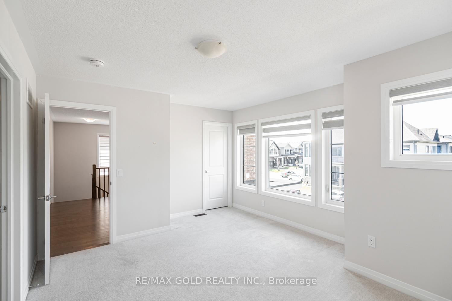 Photo 14 of 11 Yale Drive, Hamilton, Rural Glanbrook — HOMEH
