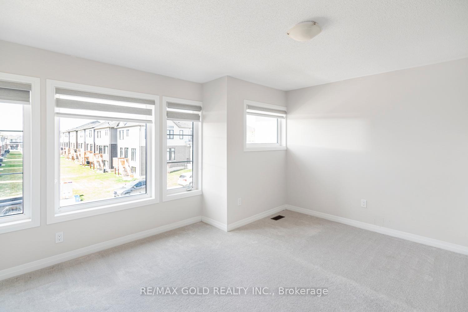 Photo 15 of 11 Yale Drive, Hamilton, Rural Glanbrook — HOMEH