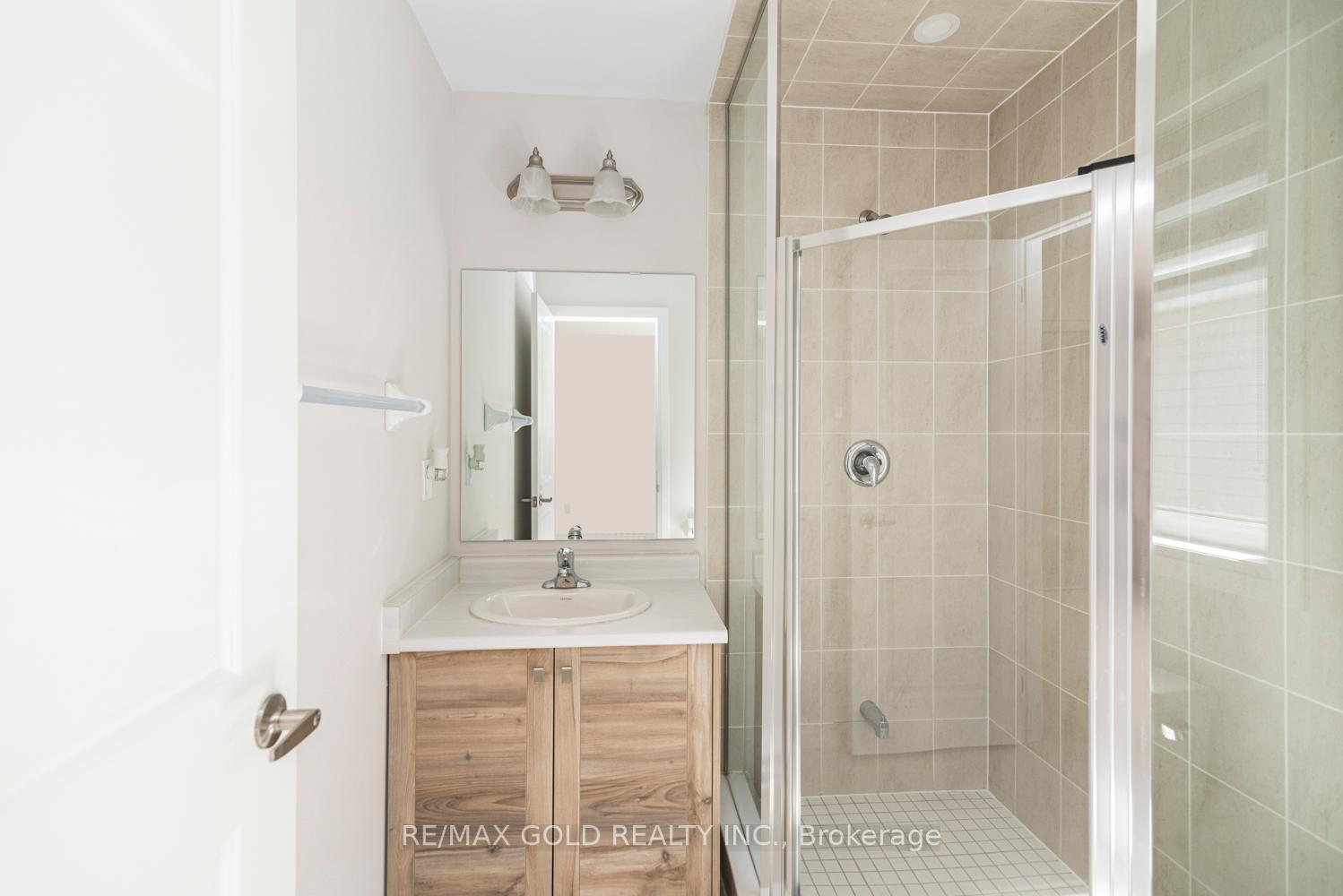 Photo 20 of 11 Yale Drive, Hamilton, Rural Glanbrook — HOMEH