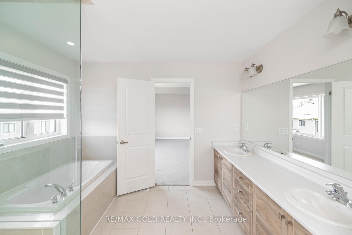 Photo 25 of 11 Yale Drive, Hamilton, Rural Glanbrook — HOMEH