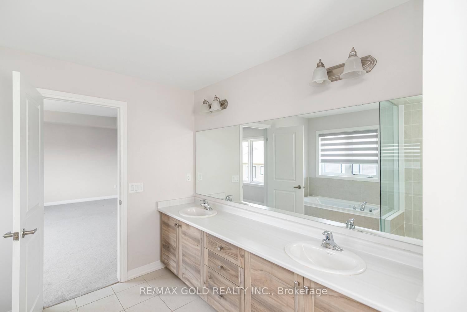 Photo 26 of 11 Yale Drive, Hamilton, Rural Glanbrook — HOMEH