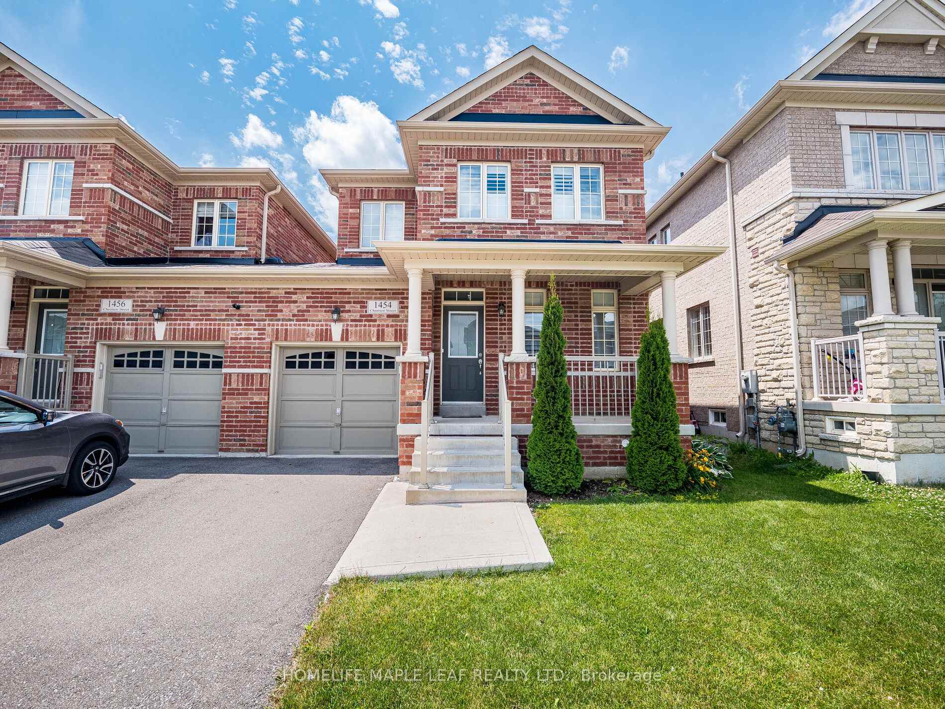 Front of 1454 Chretien Street