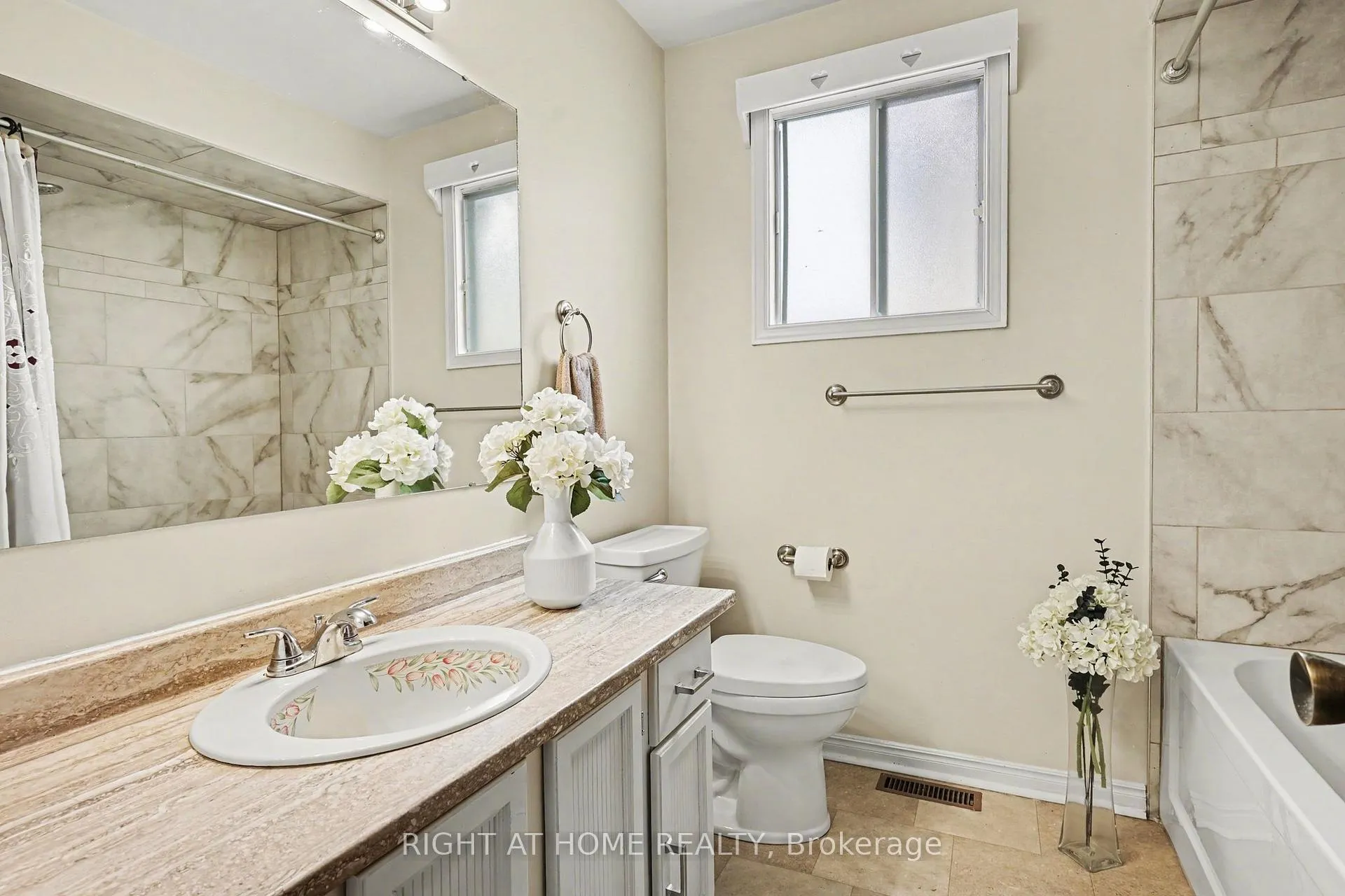 Photo 13 of 4 Falcon Court, Whitby, Blue Grass Meadows — HOMEH