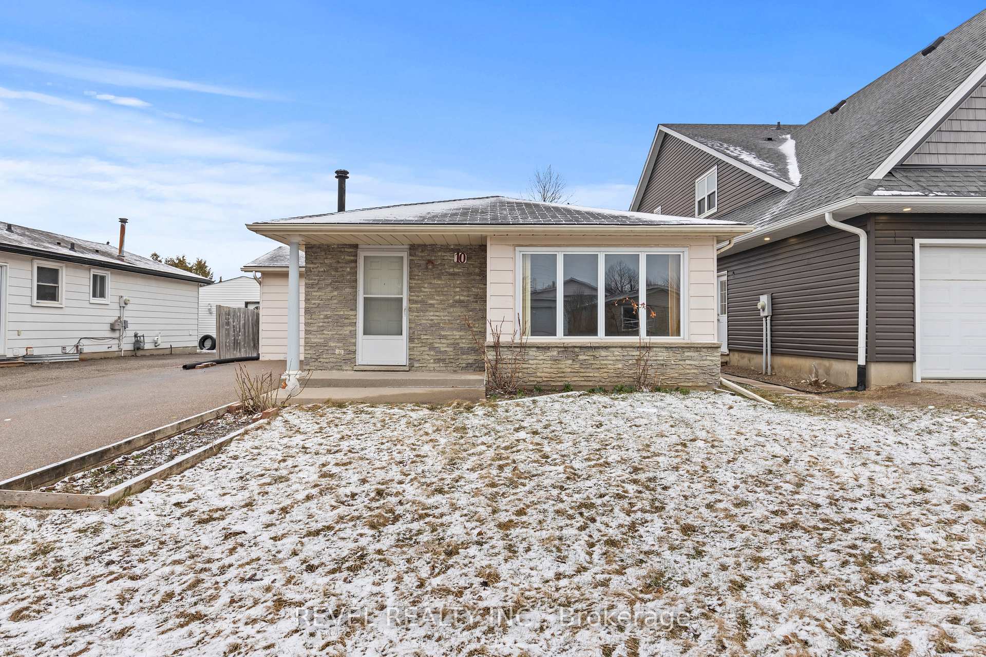 Photo 1 of 10 Barwood Crescent, Kitchener — HOMEH