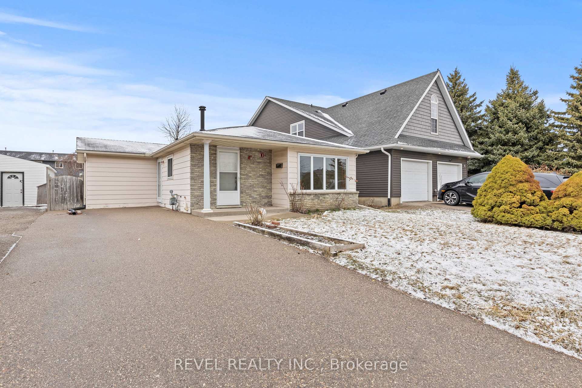 Photo 2 of 10 Barwood Crescent, Kitchener — HOMEH