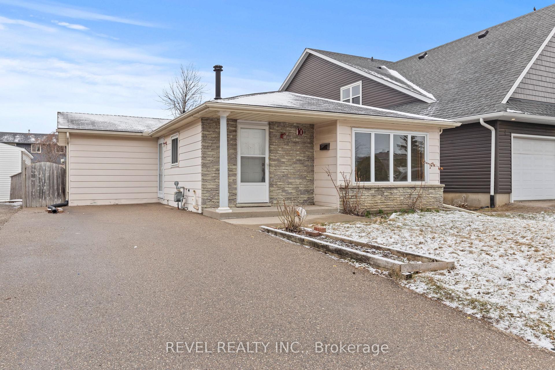 Photo 3 of 10 Barwood Crescent, Kitchener — HOMEH