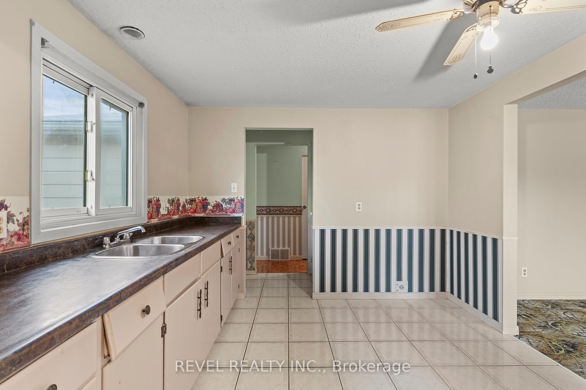 Photo 9 of 10 Barwood Crescent, Kitchener — HOMEH