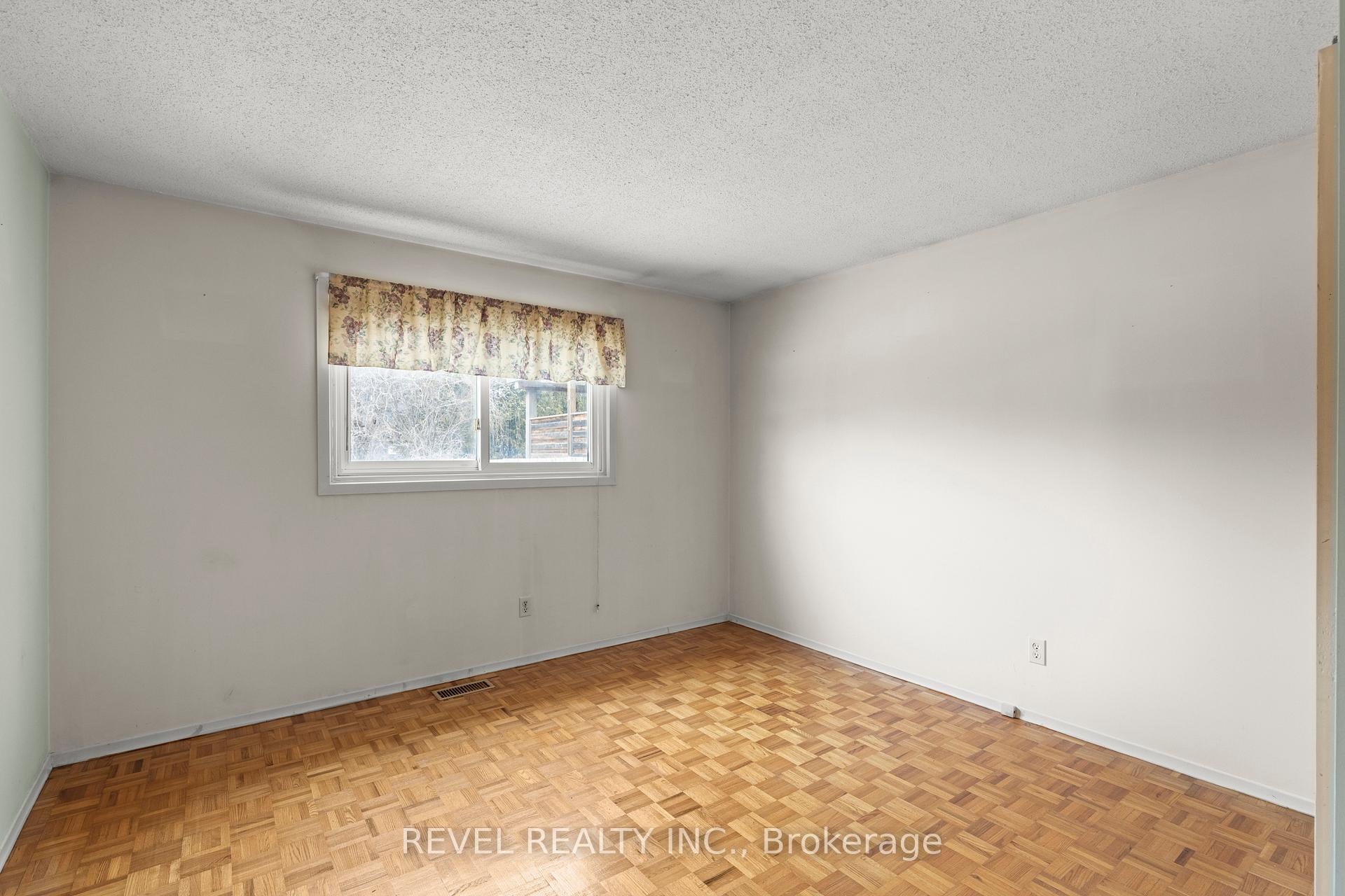 Photo 16 of 10 Barwood Crescent, Kitchener — HOMEH
