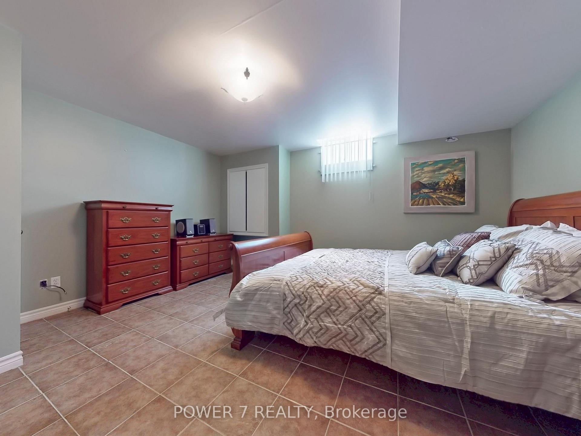 Photo 4 of 94 Sutcliffe Crescent, Markham, Cachet — HOMEH