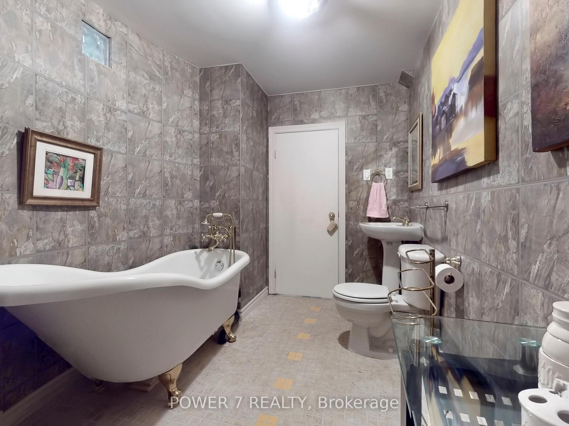 Photo 5 of 94 Sutcliffe Crescent, Markham, Cachet — HOMEH
