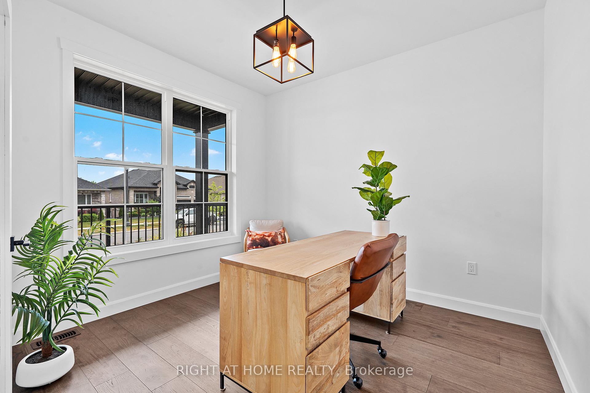 Photo 8 of 725 Squirrel Hill Drive, Kingston, City Northwest — HOMEH