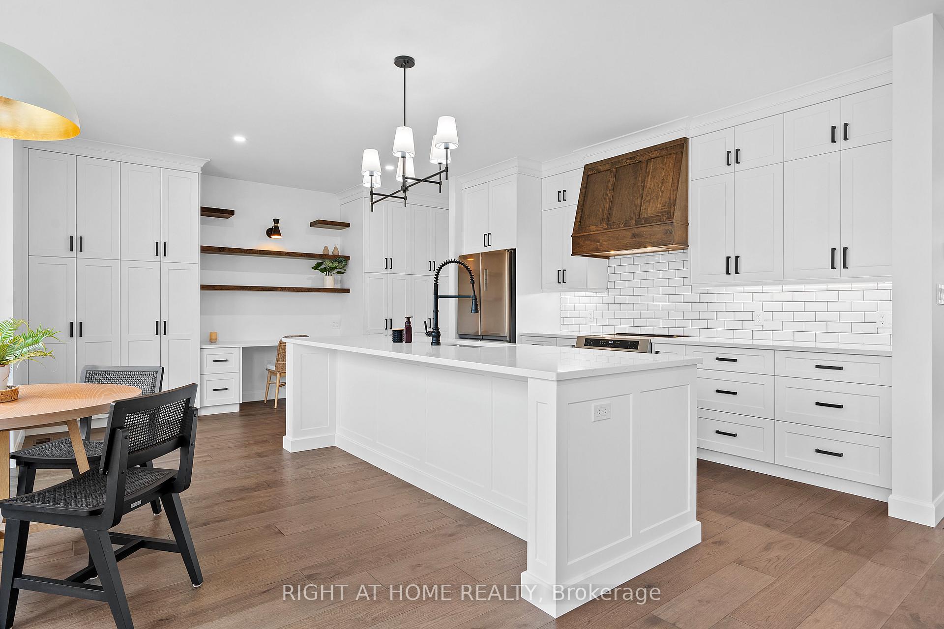 Photo 16 of 725 Squirrel Hill Drive, Kingston, City Northwest — HOMEH