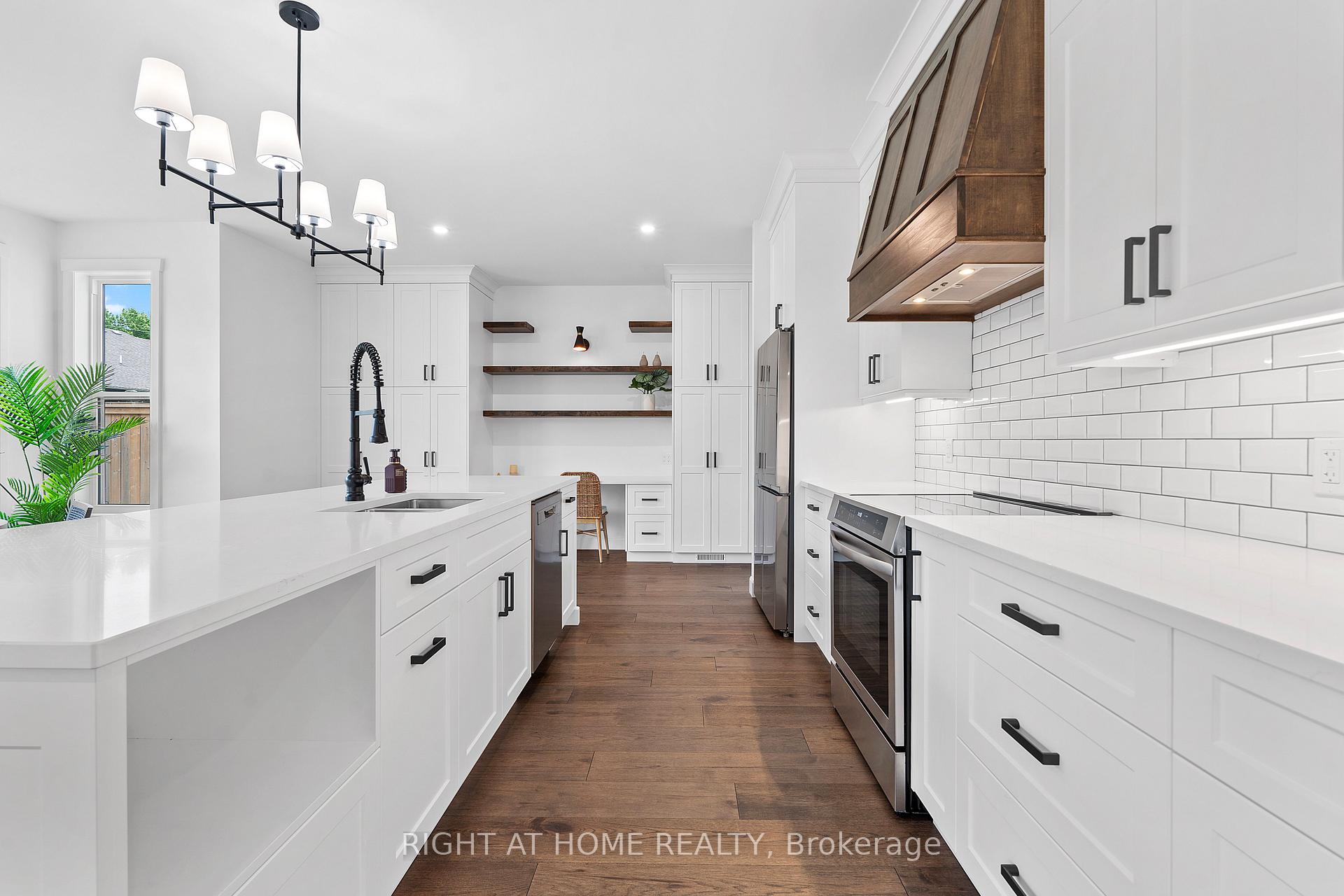 Photo 17 of 725 Squirrel Hill Drive, Kingston, City Northwest — HOMEH