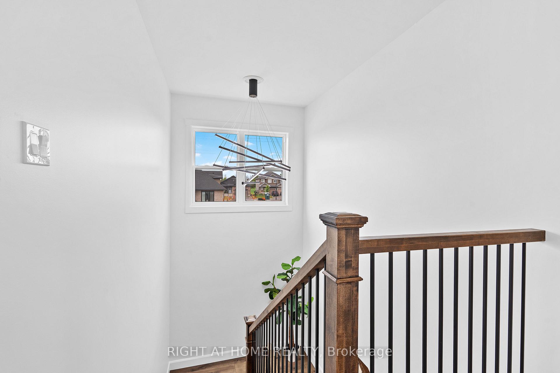 Photo 25 of 725 Squirrel Hill Drive, Kingston, City Northwest — HOMEH