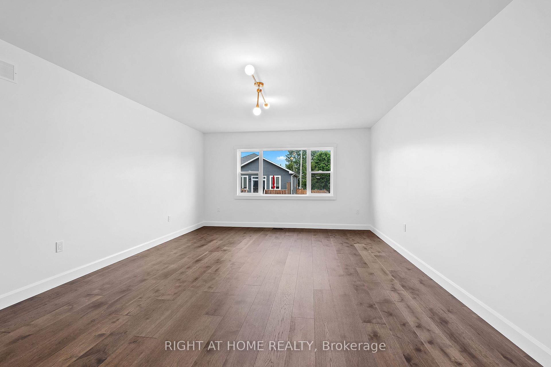 Photo 27 of 725 Squirrel Hill Drive, Kingston, City Northwest — HOMEH