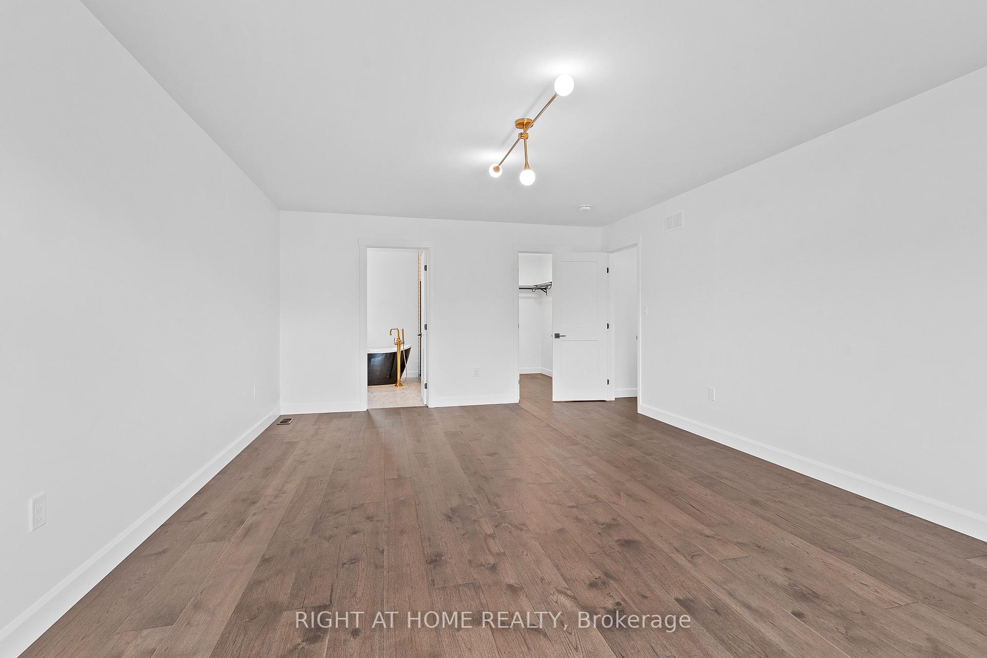 Photo 29 of 725 Squirrel Hill Drive, Kingston, City Northwest — HOMEH